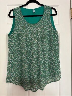 Quezhu Sleeveless Green Floral Scoop Neck Tank Top NWOT